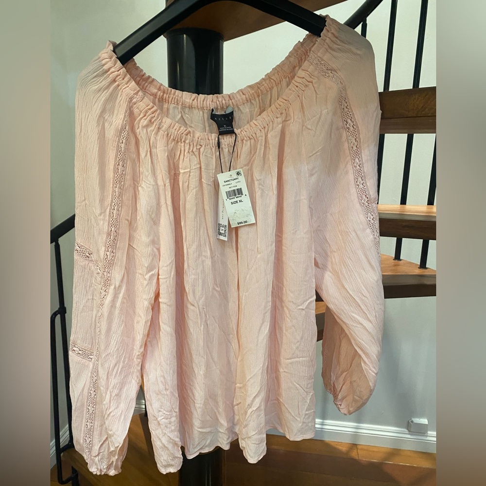 New! Sanctuary Light Pink Women's Blouse. Crinkle fabric! Great base layer!